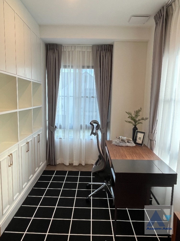 22  4 br House For Rent in Latkrabang ,Bangkok ARL Ban Thap Chang at Nantawan Rama 9 New Krungthepkreetha AA38859