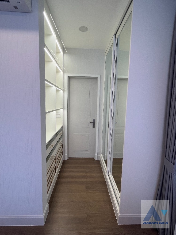 23  4 br House For Rent in Latkrabang ,Bangkok ARL Ban Thap Chang at Nantawan Rama 9 New Krungthepkreetha AA38859