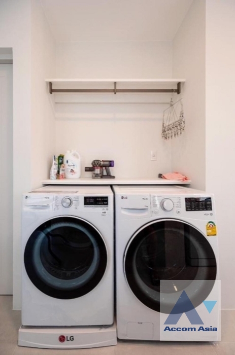 15  4 br House for rent and sale in Latkrabang ,Bangkok ARL Ban Thap Chang at Nantawan Rama 9 New Krungthepkreetha AA38862