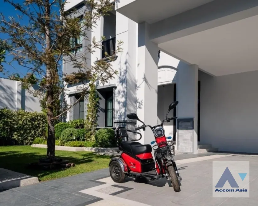 22  4 br House for rent and sale in Latkrabang ,Bangkok ARL Ban Thap Chang at Nantawan Rama 9 New Krungthepkreetha AA38862