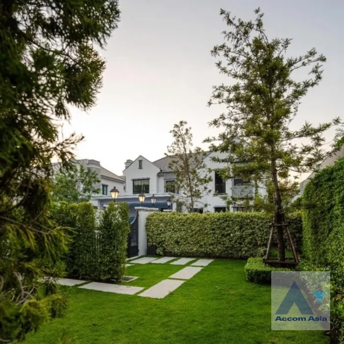 unitSuper Luxury, Fully Furnished, Garden View, Garden, Common Pool |  4 Bedrooms  House For Rent & Sale in Latkrabang, Bangkok  near ARL Ban Thap Chang (AA38862)