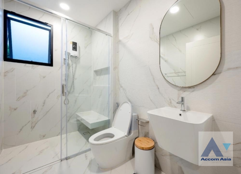 25  4 br House for rent and sale in Latkrabang ,Bangkok ARL Ban Thap Chang at Nantawan Rama 9 New Krungthepkreetha AA38862