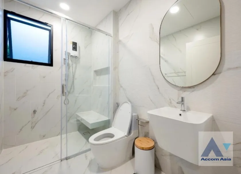 25  4 br House for rent and sale in Latkrabang ,Bangkok ARL Ban Thap Chang at Nantawan Rama 9 New Krungthepkreetha AA38862