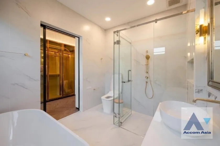 39  4 br House for rent and sale in Latkrabang ,Bangkok ARL Ban Thap Chang at Nantawan Rama 9 New Krungthepkreetha AA38862