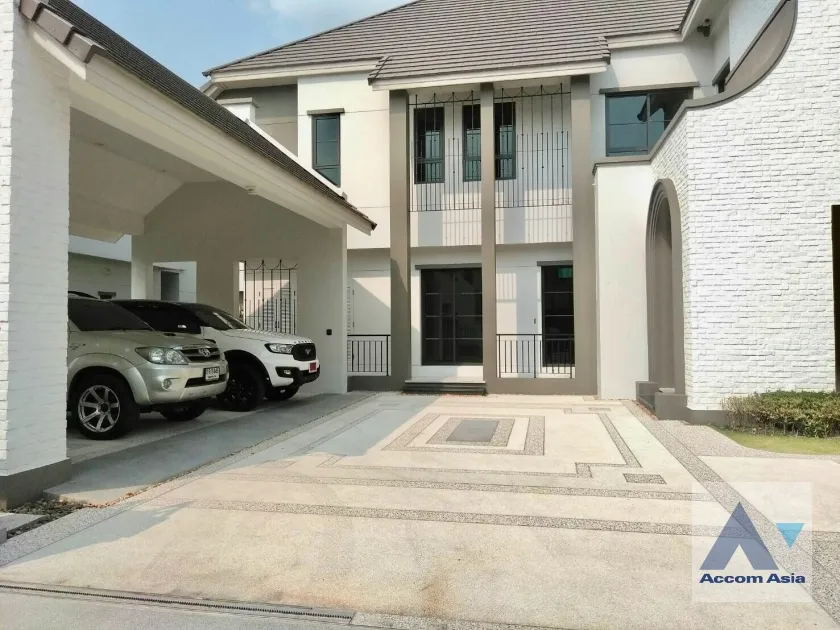 unitSuper Luxury, Fully Furnished, Garden View, Double High Ceiling |  4 Bedrooms  House For Sale in Samutprakan, Samutprakan  near BTS Bearing (AA38863)