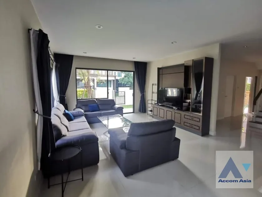 unit 4 Bedrooms  House For Rent & Sale in Pattanakarn, Bangkok  near ARL Ban Thap Chang (AA38868)