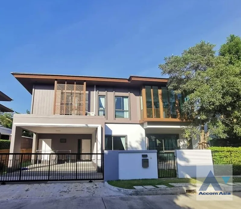 unit 4 Bedrooms  House For Rent & Sale in Pattanakarn, Bangkok  near ARL Ban Thap Chang (AA38868)