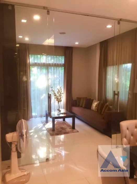 unit 3 Bedrooms  House For Sale in Latkrabang, Bangkok  near ARL Ban Thap Chang (AA38879)