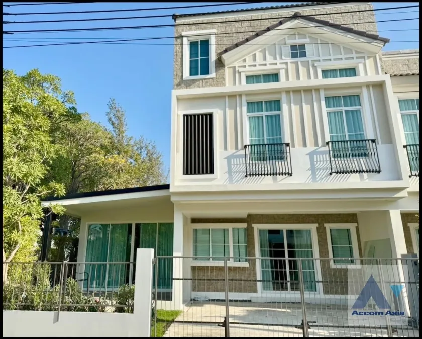 unit 3 Bedrooms  Townhouse For Rent & Sale in Pattanakarn, Bangkok  near BTS Udomsuk (AA38887)