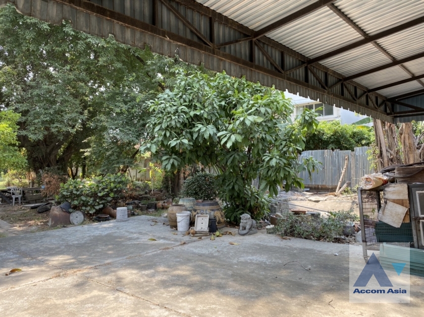  1  Land For Sale in Sukhumvit ,Bangkok BTS Punnawithi AA38894