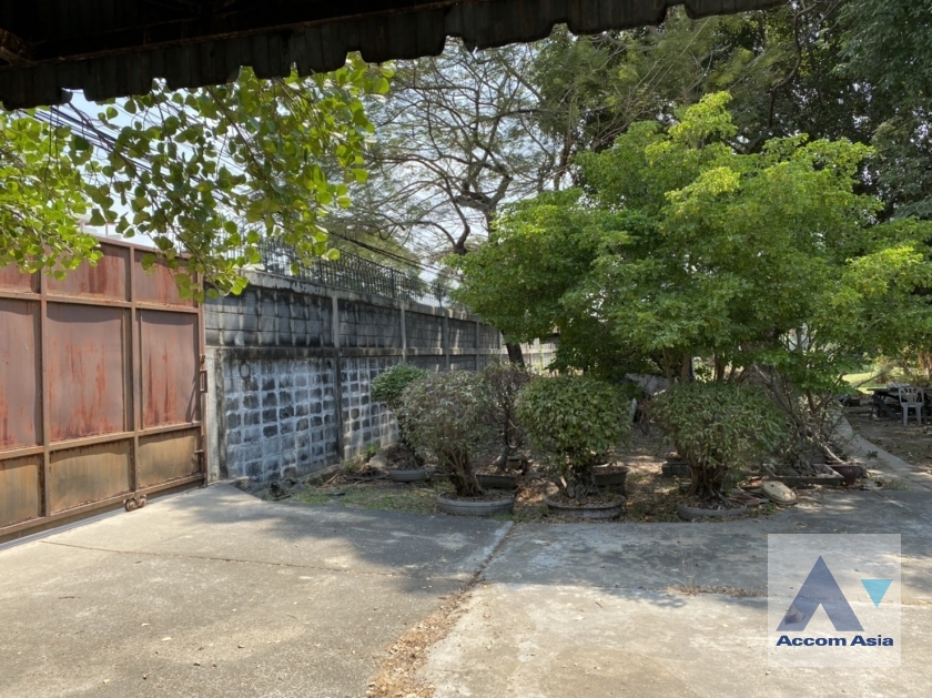  1  Land For Sale in Sukhumvit ,Bangkok BTS Punnawithi AA38894