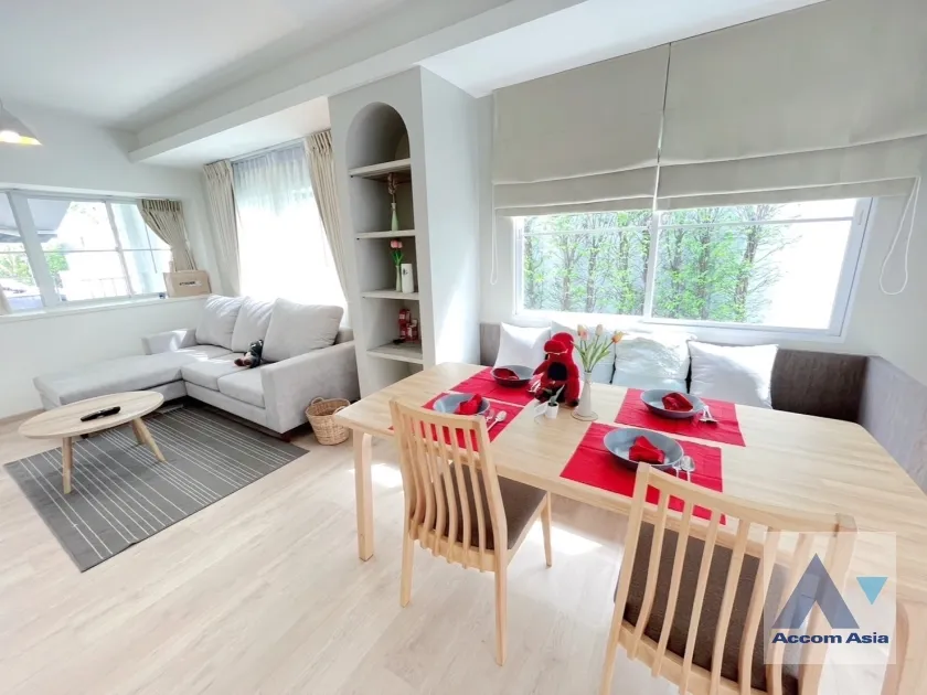 unit 3 Bedrooms  Townhouse For Rent in Pattanakarn, Bangkok  near BTS Udomsuk (AA38898)