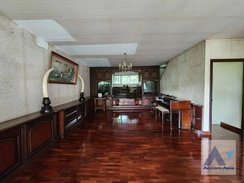 4  4 br House For Rent in Sukhumvit ,Bangkok BTS Phrom Phong AA38903