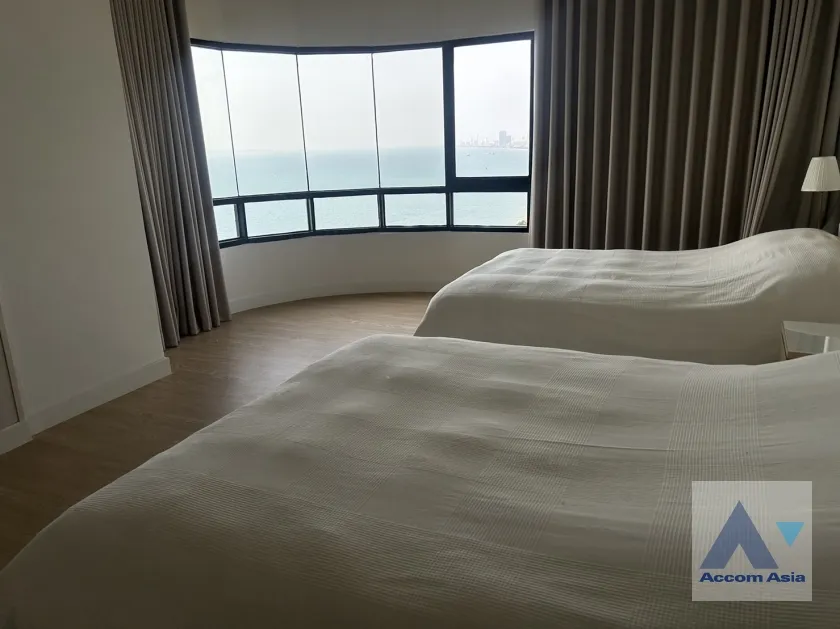 unit 3 Bedrooms  Condominium For Sale in ,   (AA38913)