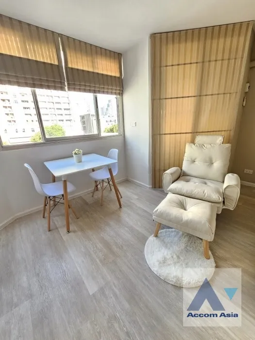 unit 1 Bedroom  Condominium For Rent in Silom, Bangkok  near MRT Silom - BTS Sala Daeng (AA38919)