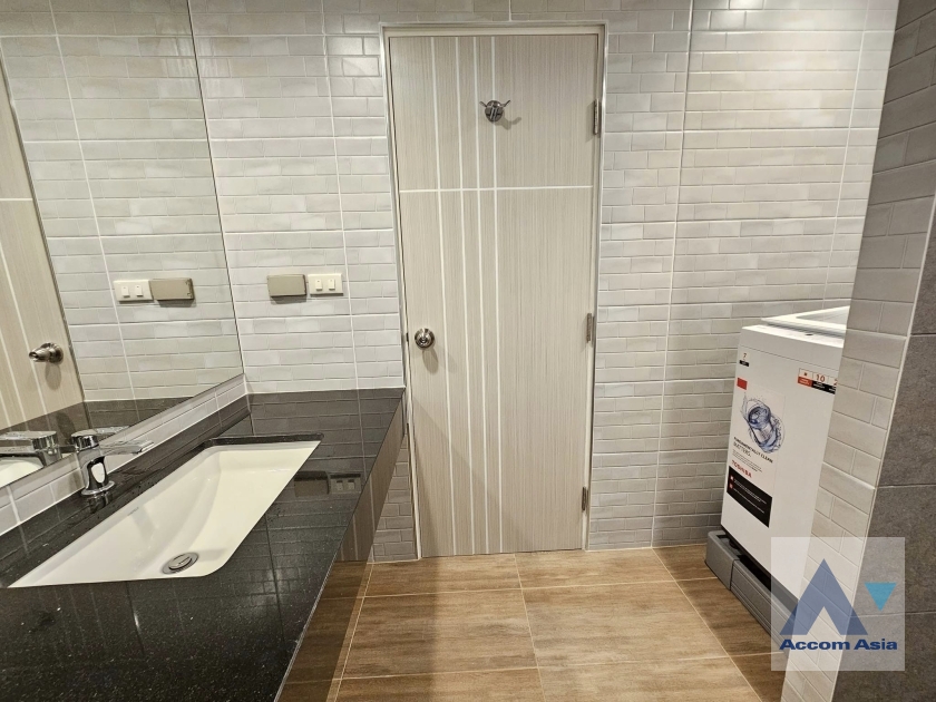 9  1 br Condominium For Rent in Silom ,Bangkok MRT Silom - BTS Sala Daeng at Silom Park View AA38919