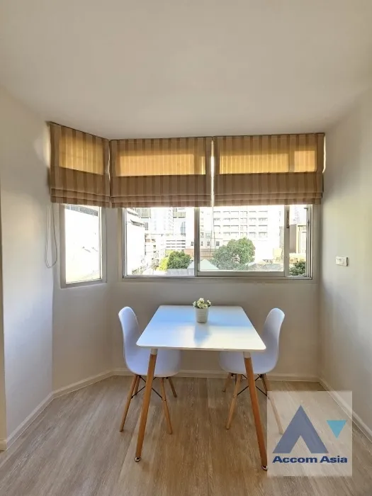 unit 1 Bedroom  Condominium For Rent in Silom, Bangkok  near MRT Silom - BTS Sala Daeng (AA38919)