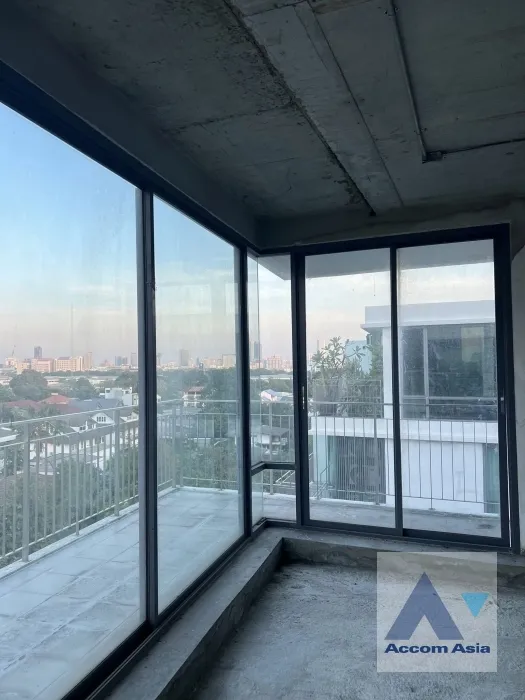 unitCorner Unit, Big Balcony, Penthouse |  3 Bedrooms  Condominium For Sale in ,   near BTS Ari (AA38961)