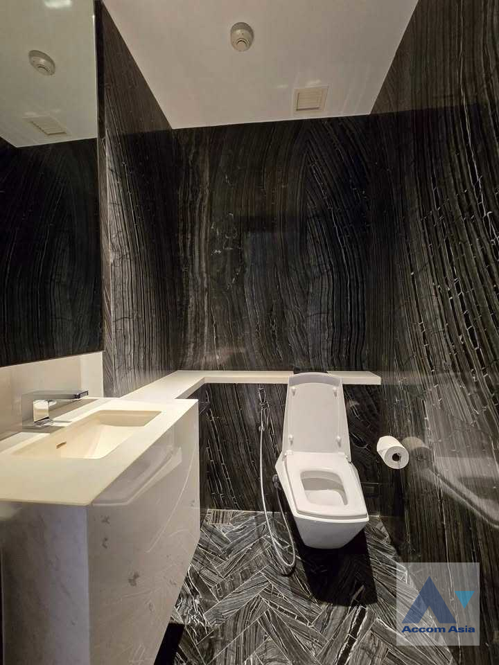 25  2 br Condominium for rent and sale in Sathorn ,Bangkok BTS Saphan Taksin at Four Seasons Private Residences AA38968