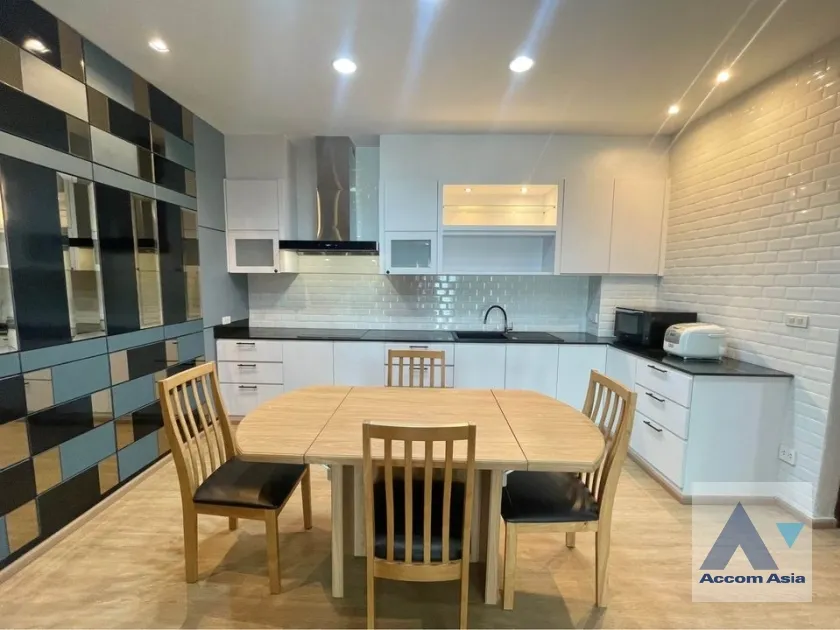 unit 2 Bedrooms  Condominium For Rent in Sukhumvit, Bangkok  near BTS Thong Lo (AA38976)