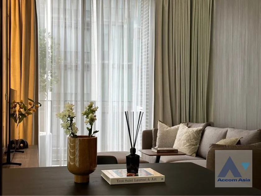 unit 1 Bedroom  Condominium For Rent in Ploenchit, Bangkok  near BTS Chitlom (AA38978)