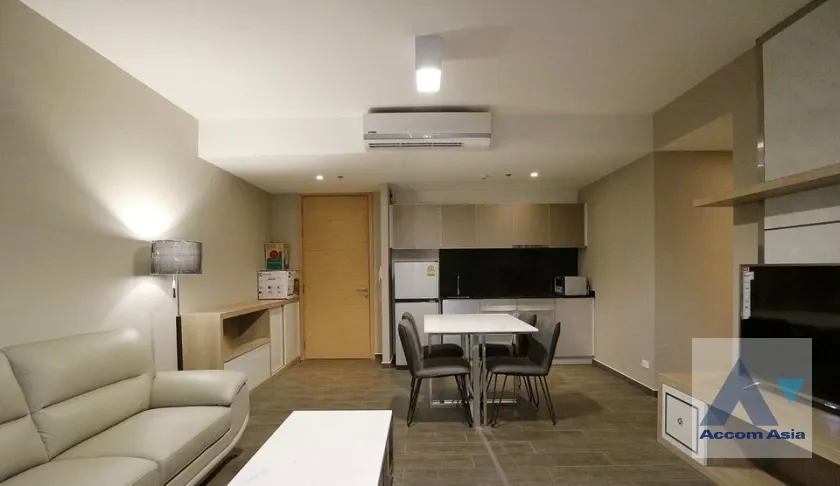 unit 2 Bedrooms  Condominium For Rent in Sukhumvit, Bangkok  near BTS Ekkamai (AA38985)