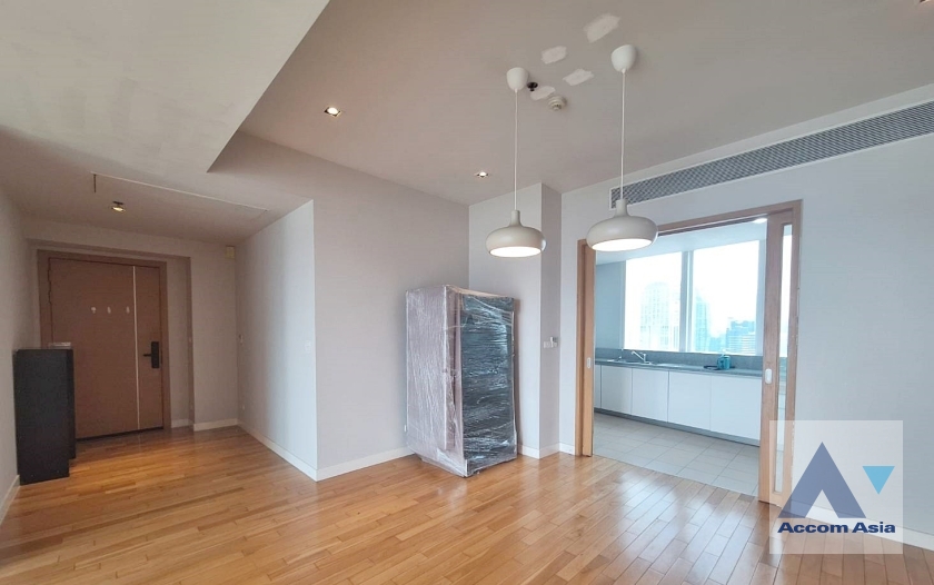 unitLake View, Big Balcony |  3 Bedrooms  Condominium For Rent in Sukhumvit, Bangkok  near MRT Sukhumvit - BTS Asok (AA38990)