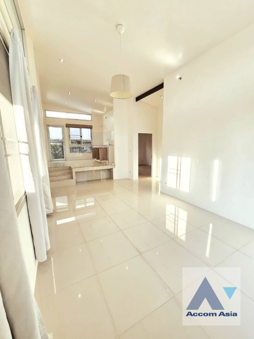  1  3 br House For Rent in Lat Phrao ,Bangkok  AA39011