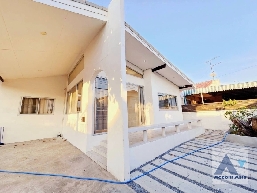  2  3 br House For Rent in Lat Phrao ,Bangkok  AA39011