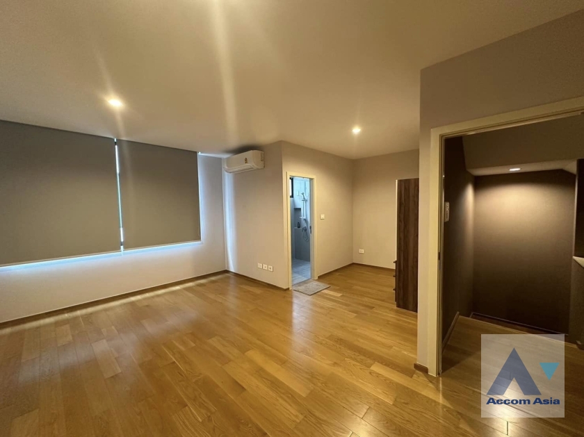 7  3 br Townhouse For Sale in Krungthep Kreetha ,Bangkok  at Nirvana Define Srinakarin-Rama9 AA39015