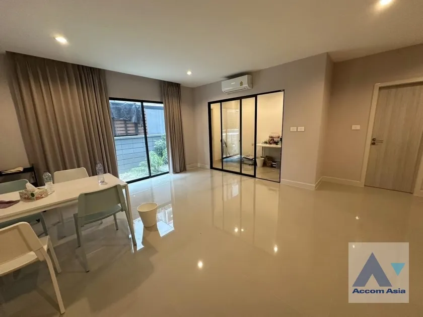 4  3 br Townhouse For Sale in Krungthep Kreetha ,Bangkok  at Nirvana Define Srinakarin-Rama9 AA39015