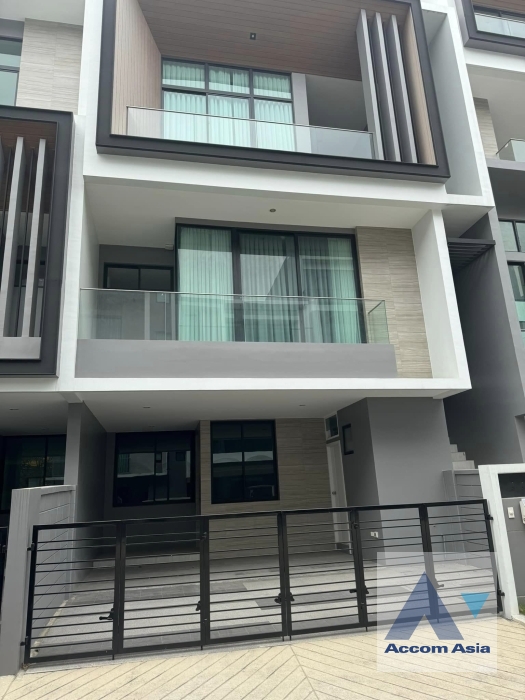  2  3 br Townhouse For Sale in Krungthep Kreetha ,Bangkok  at Nirvana Define Srinakarin-Rama9 AA39015