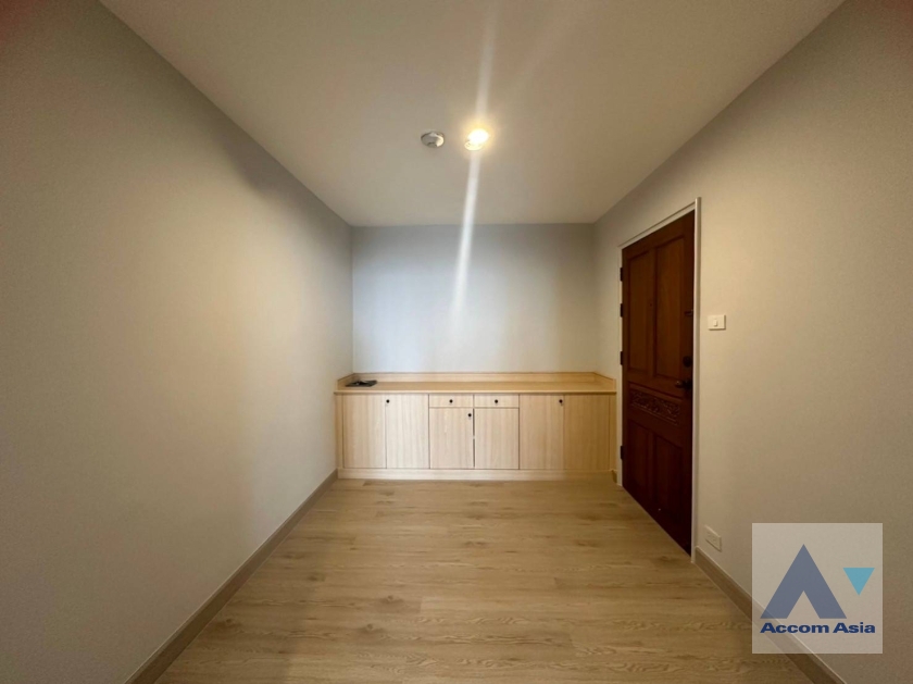 13  3 br Apartment For Rent in Sukhumvit ,Bangkok BTS Ekkamai at Ideal Place For Big Families AA39019