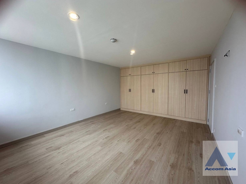 10  3 br Apartment For Rent in Sukhumvit ,Bangkok BTS Ekkamai at Ideal Place For Big Families AA39019