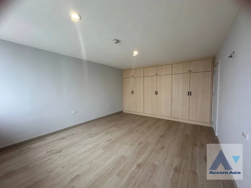 10  3 br Apartment For Rent in Sukhumvit ,Bangkok BTS Ekkamai at Ideal Place For Big Families AA39019
