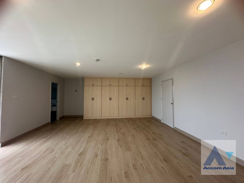 8  3 br Apartment For Rent in Sukhumvit ,Bangkok BTS Ekkamai at Ideal Place For Big Families AA39019