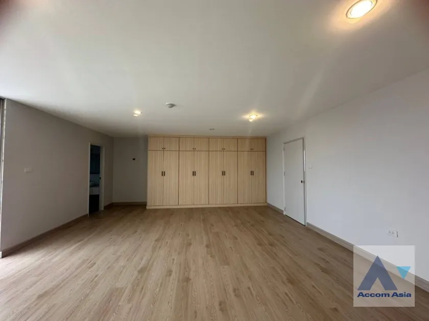 8  3 br Apartment For Rent in Sukhumvit ,Bangkok BTS Ekkamai at Ideal Place For Big Families AA39019