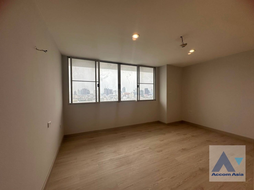 12  3 br Apartment For Rent in Sukhumvit ,Bangkok BTS Ekkamai at Ideal Place For Big Families AA39019