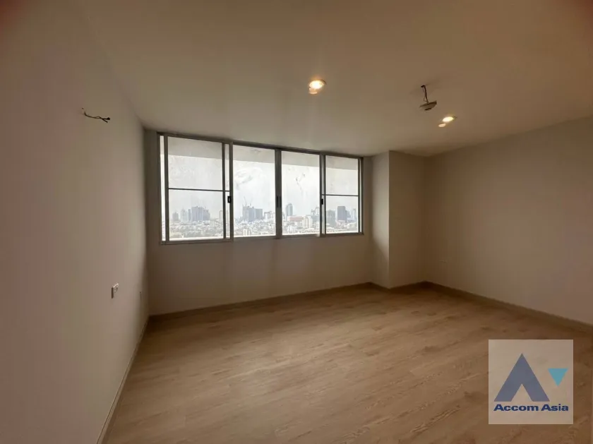 12  3 br Apartment For Rent in Sukhumvit ,Bangkok BTS Ekkamai at Ideal Place For Big Families AA39019