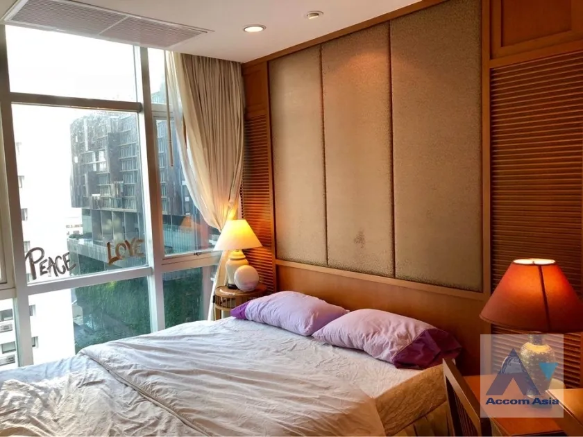 unitDuplex Condo |  3 Bedrooms  Condominium For Rent in Ploenchit, Bangkok  near BTS Chitlom (AA39020)