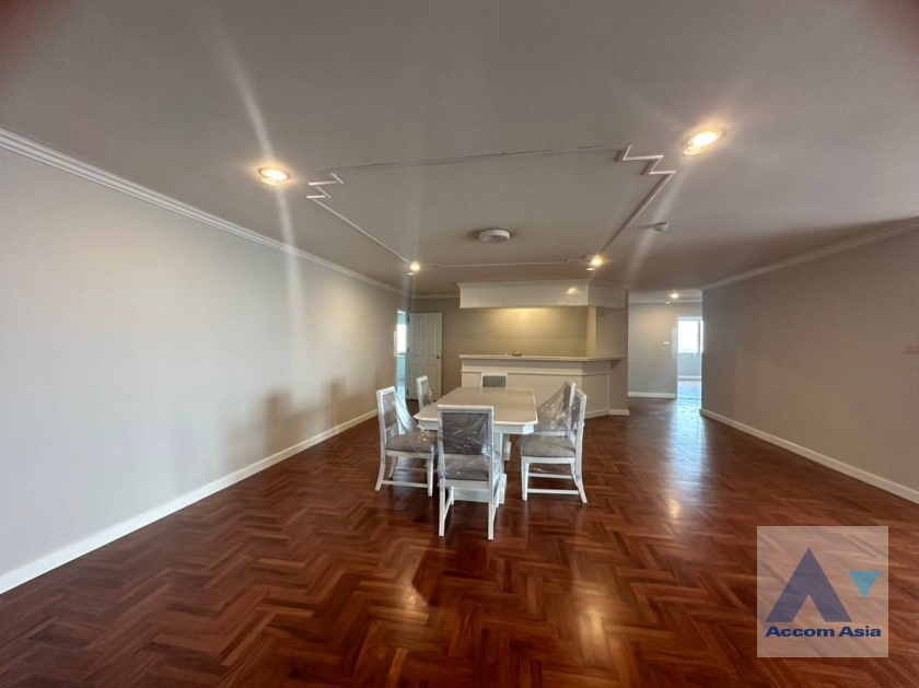  1  3 br Apartment For Rent in Sukhumvit ,Bangkok BTS Ekkamai at Ideal Place For Big Families AA39021