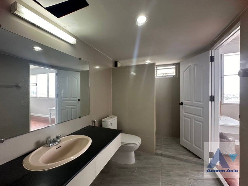 14  3 br Apartment For Rent in Sukhumvit ,Bangkok BTS Ekkamai at Ideal Place For Big Families AA39021