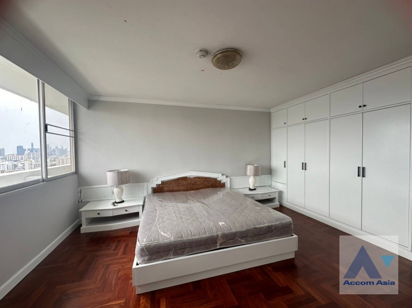 8  3 br Apartment For Rent in Sukhumvit ,Bangkok BTS Ekkamai at Ideal Place For Big Families AA39021