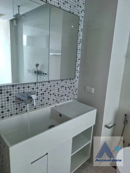 8  1 br Condominium for rent and sale in Sukhumvit ,Bangkok BTS Asok at The Room Sukhumvit 21 AA39032