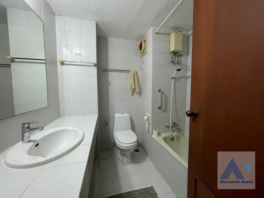 8  2 br Condominium For Rent in Sukhumvit ,Bangkok BTS Asok - MRT Sukhumvit at Ruamjai Heights AA39033