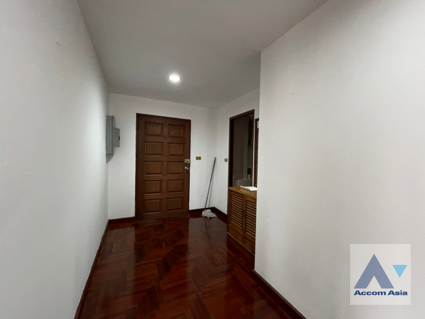 11  2 br Condominium For Rent in Sukhumvit ,Bangkok BTS Asok - MRT Sukhumvit at Ruamjai Heights AA39033