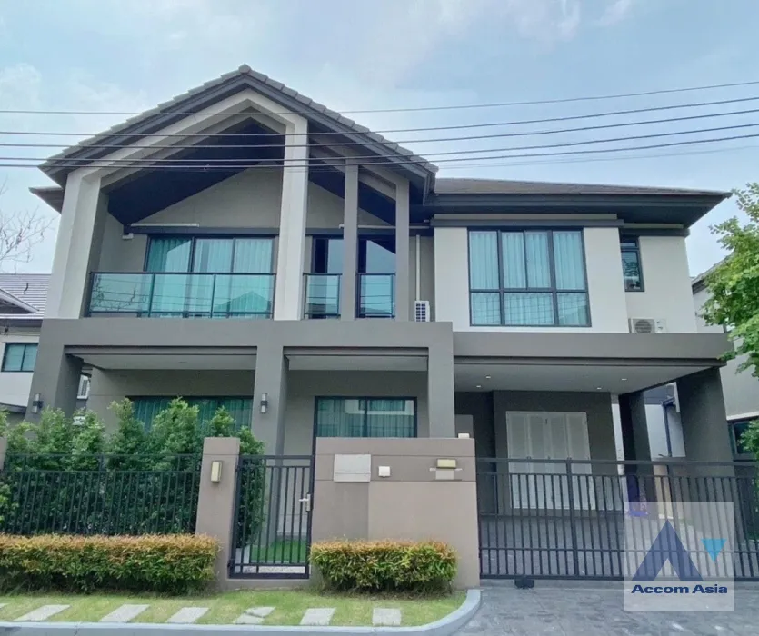 unit 3 Bedrooms  House For Sale in Pattanakarn, Bangkok  near ARL Ban Thap Chang (AA39048)