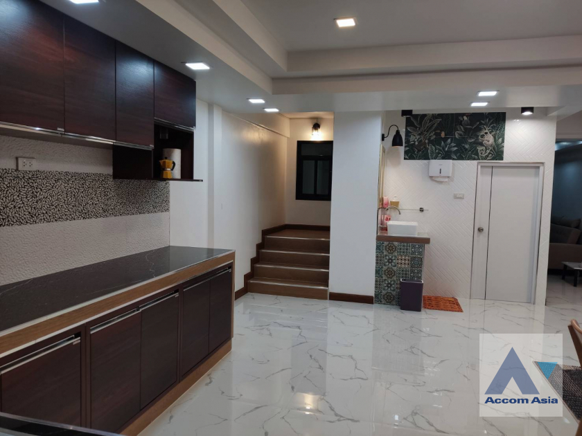 4  2 br Townhouse For Sale in Bang Na ,Bangkok BTS Udomsuk AA39049