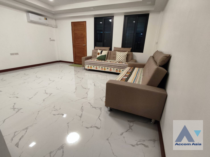  1  2 br Townhouse For Sale in Bang Na ,Bangkok BTS Udomsuk AA39049