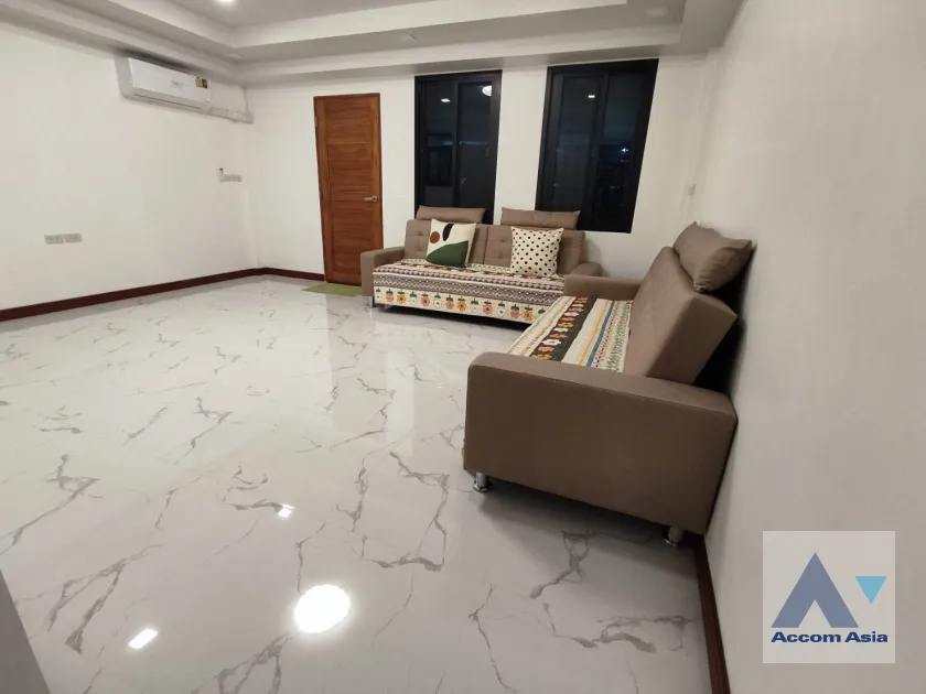  1  2 br Townhouse For Sale in Bang Na ,Bangkok BTS Udomsuk AA39049